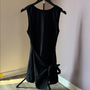 SHEIN Black Sleeveless Tie-Waist Mini Dress